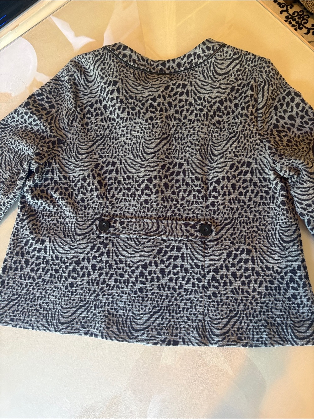 Women's Gray Black Patterned Button-Front Jacket - Picture 4 of 4
